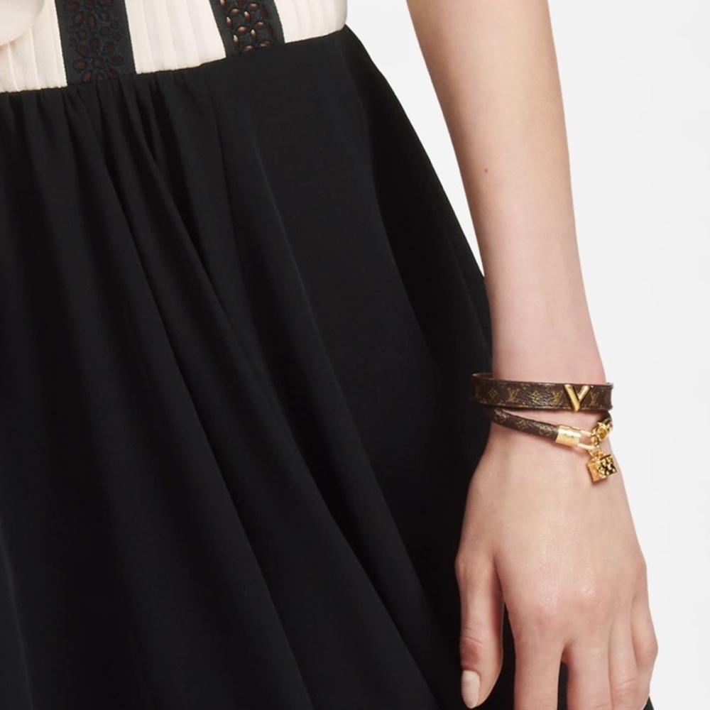 Louis Vuitton V Bracelet - Picture 2 of 4